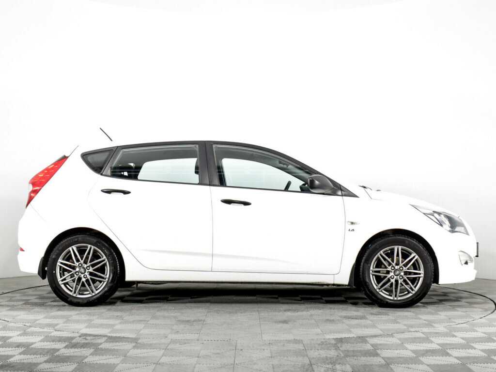Купить Hyundai Solaris с пробегом. Фото: #3