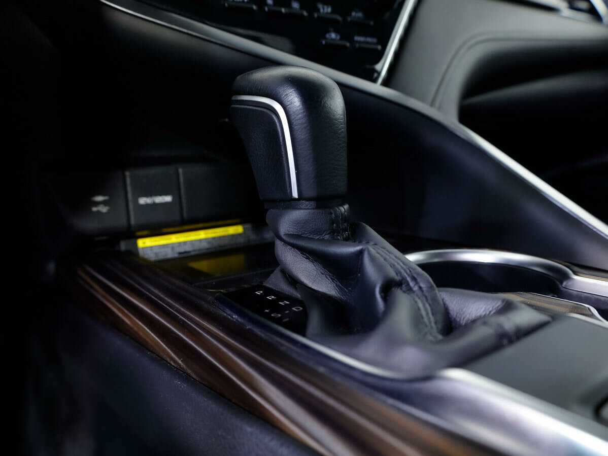 Купить Toyota Camry с пробегом. Фото: #24