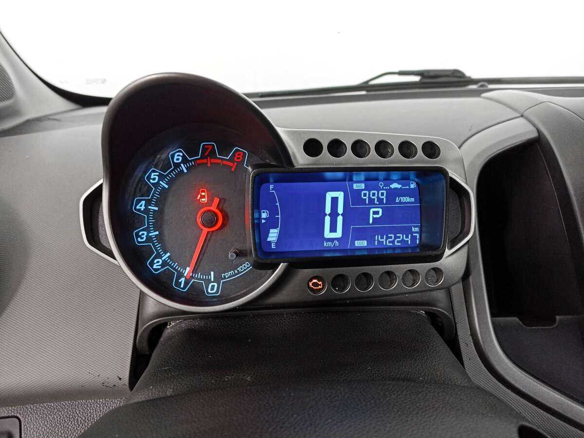 Купить Chevrolet Aveo с пробегом. Фото: #10