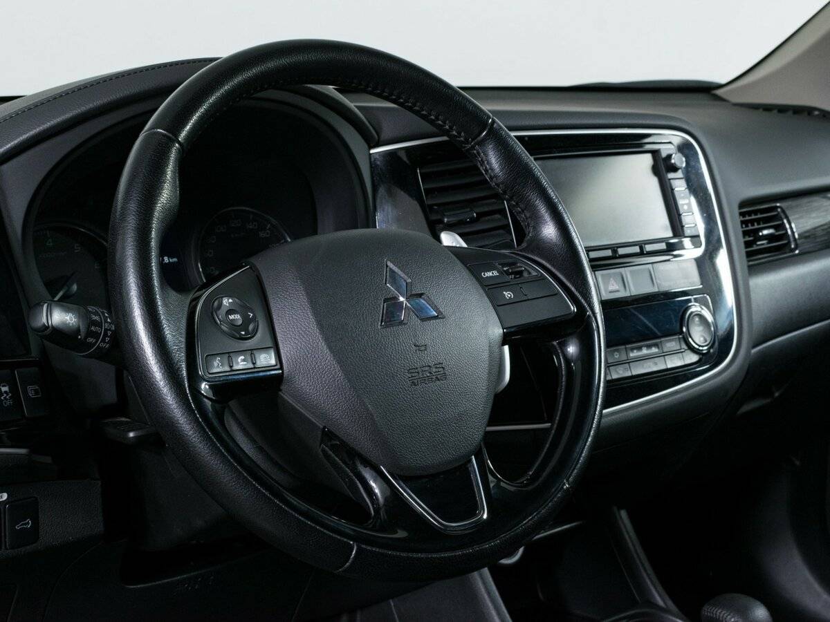 Купить Mitsubishi Outlander с пробегом. Фото: #12
