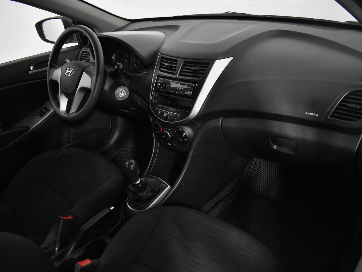 Купить Hyundai Solaris с пробегом. Фото: #10