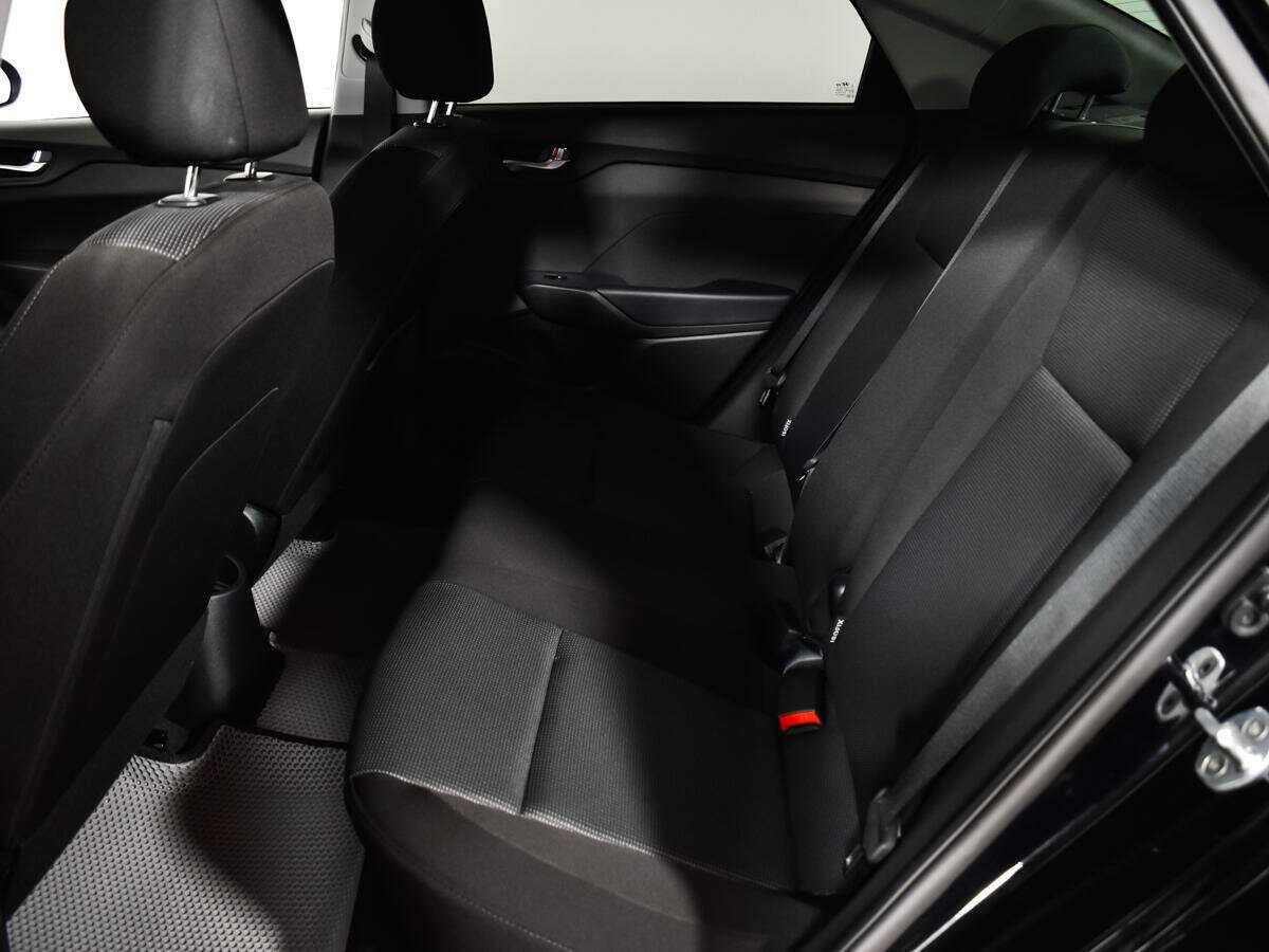 Купить Hyundai Solaris с пробегом. Фото: #9