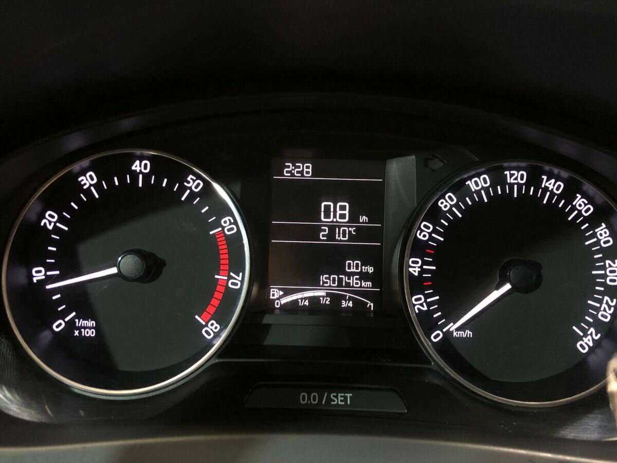 Купить Skoda Rapid с пробегом. Фото: #11