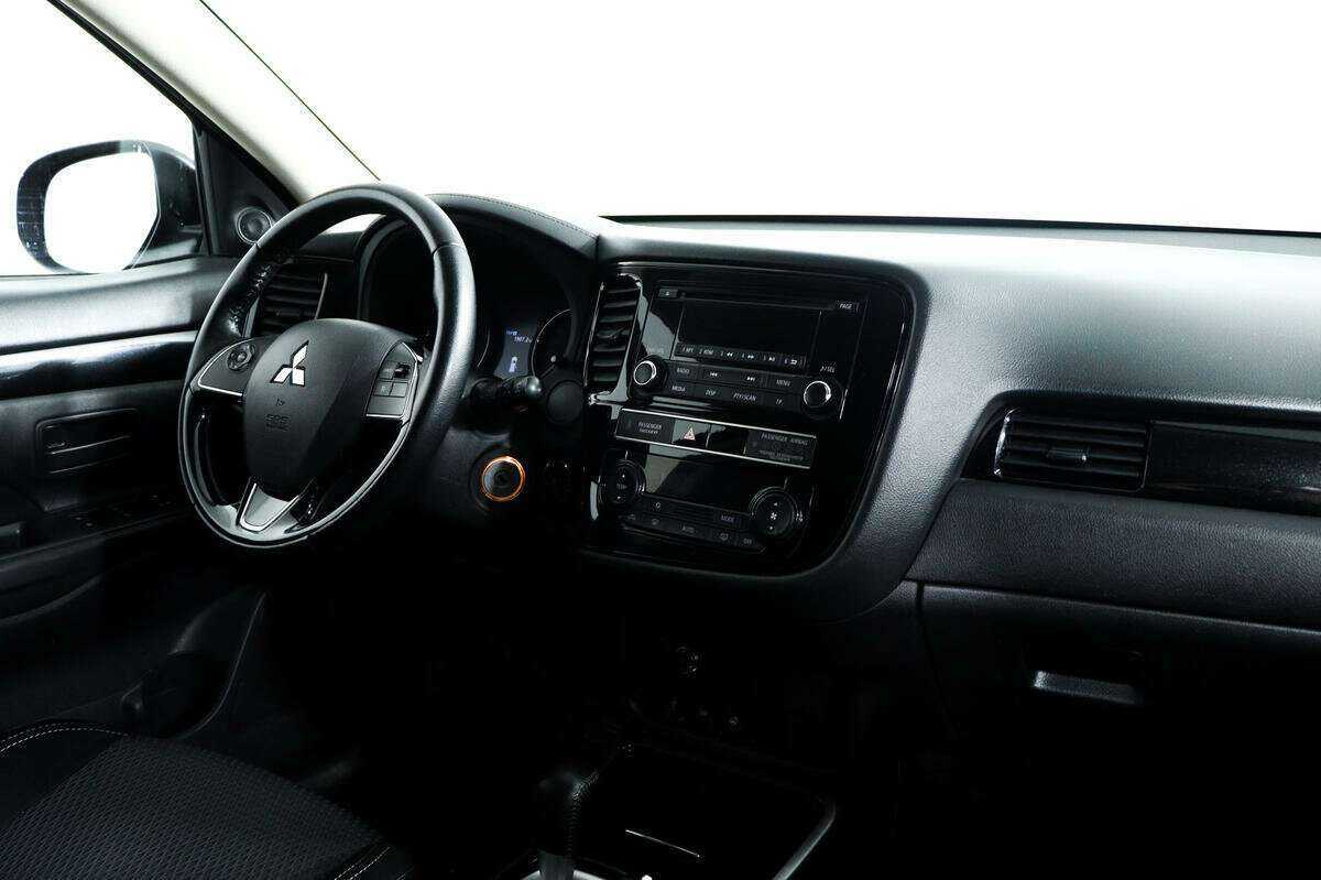 Купить Mitsubishi Outlander с пробегом. Фото: #8