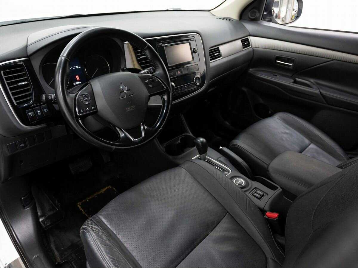 Купить Mitsubishi Outlander с пробегом. Фото: #8
