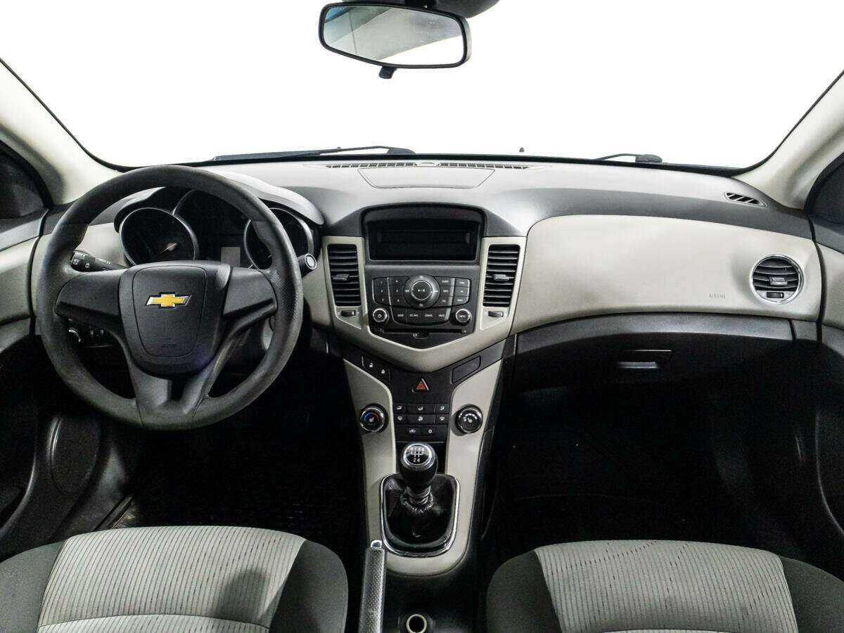 Купить Chevrolet Cruze с пробегом. Фото: #12