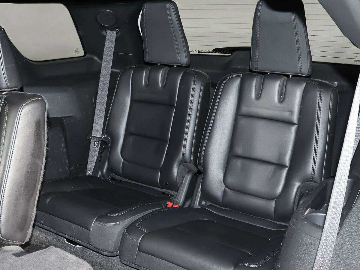 Купить Ford Explorer с пробегом. Фото: #12