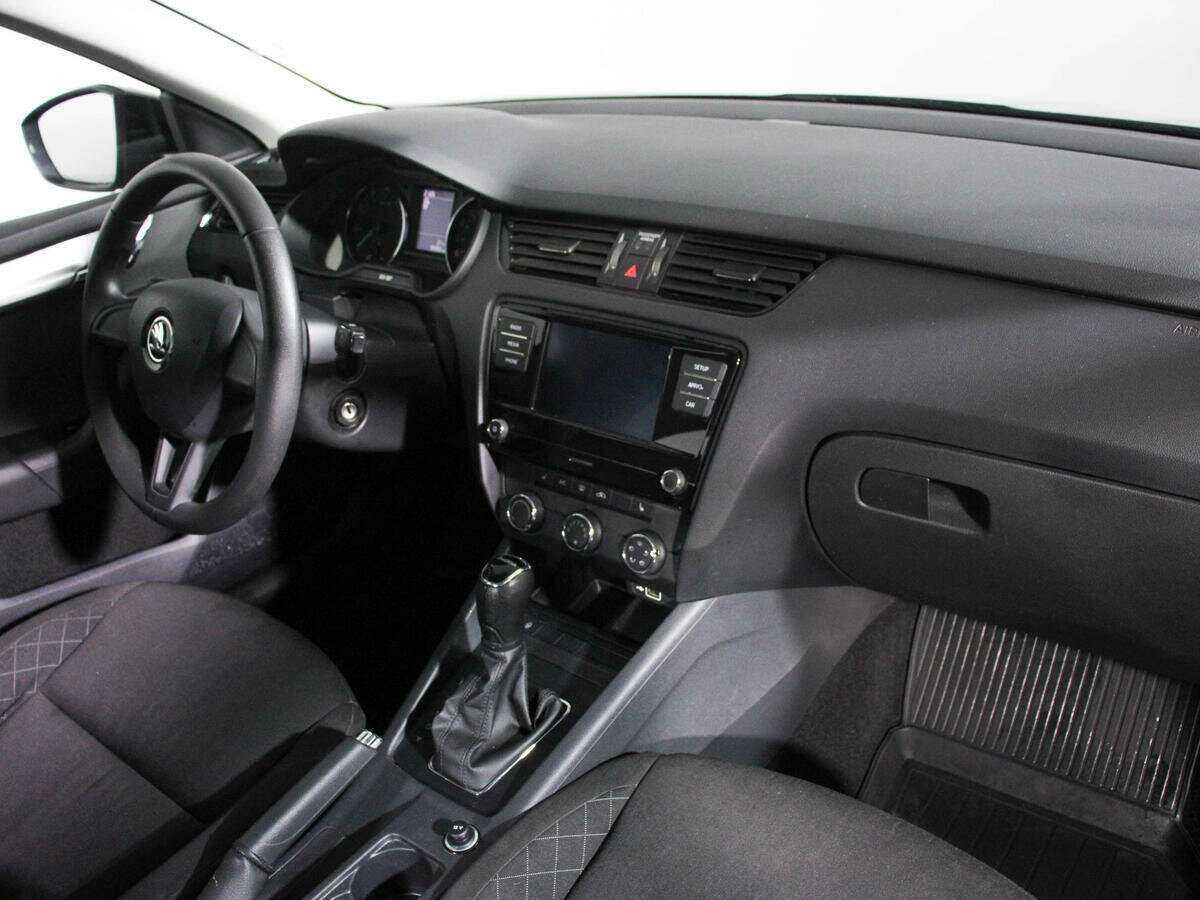 Купить Skoda Octavia с пробегом. Фото: #7
