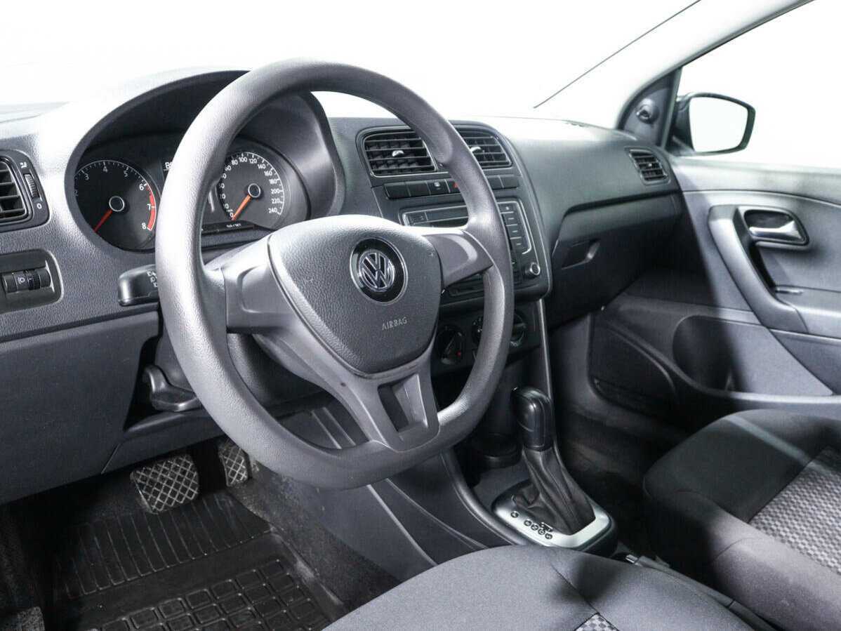 Купить Volkswagen Polo с пробегом. Фото: #11
