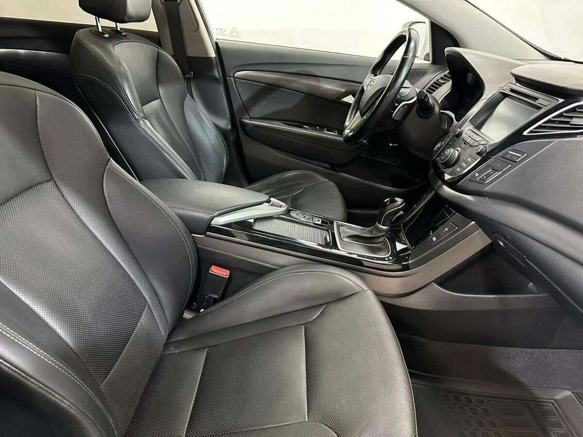 Купить Hyundai i40 с пробегом. Фото: #9
