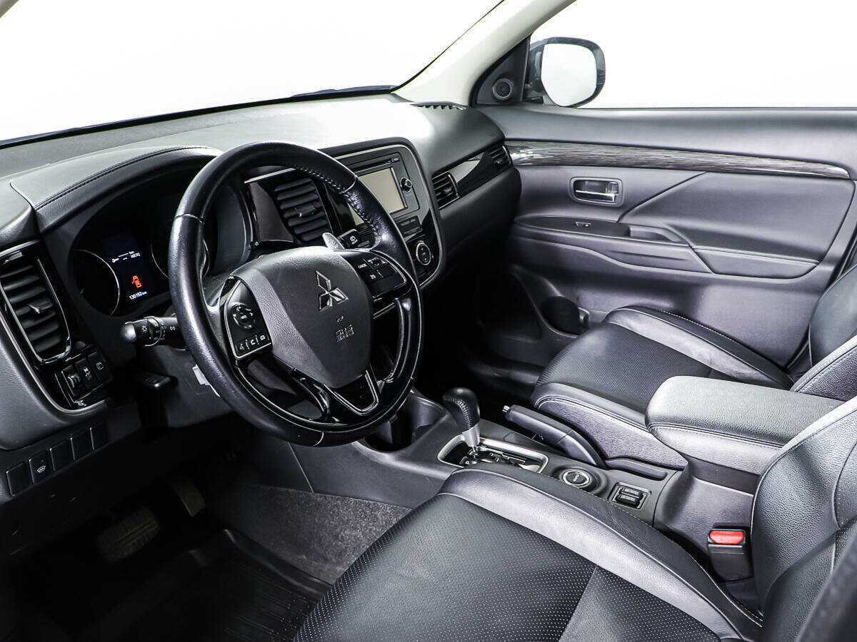 Купить Mitsubishi Outlander с пробегом. Фото: #12