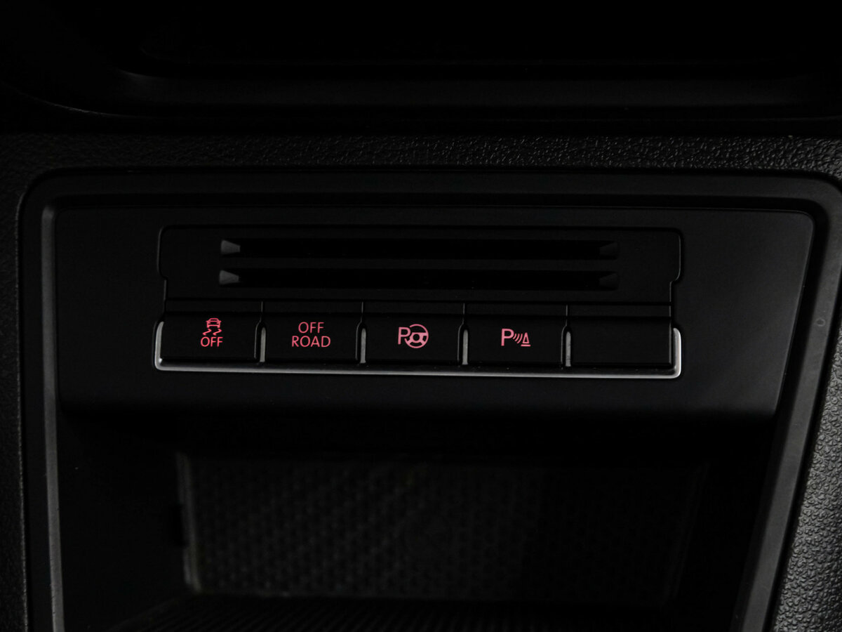 Купить Volkswagen Tiguan с пробегом. Фото: #17