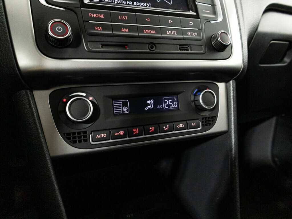 Купить Volkswagen Polo с пробегом. Фото: #15