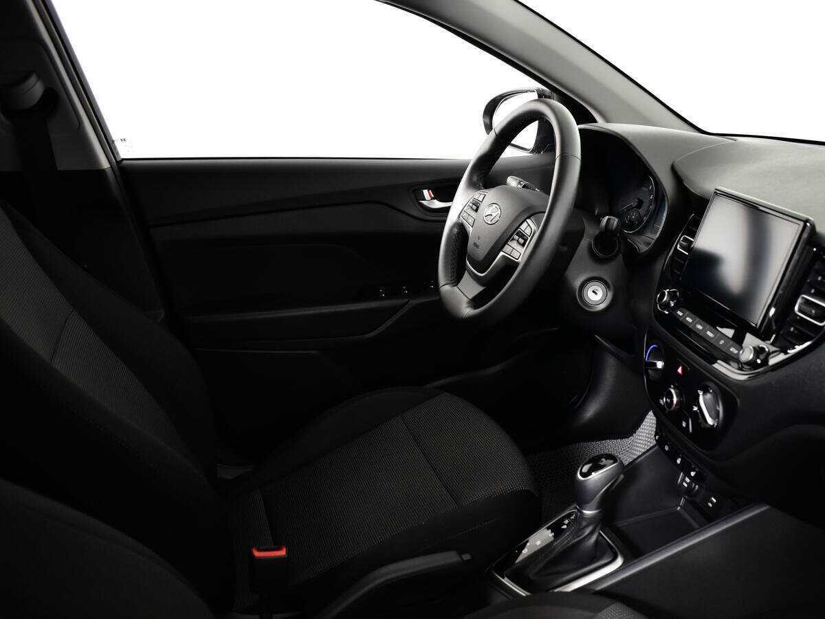 Купить Hyundai Solaris с пробегом. Фото: #8