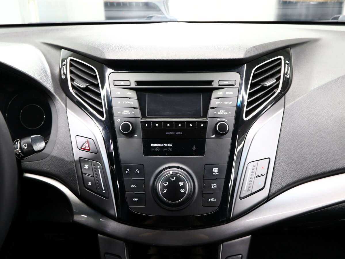 Купить Hyundai i40 с пробегом. Фото: #18