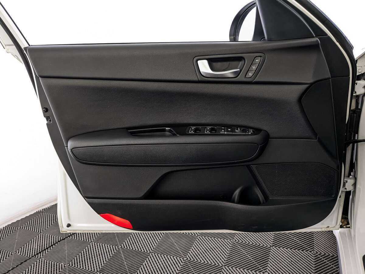 Купить Kia Optima с пробегом. Фото: #17