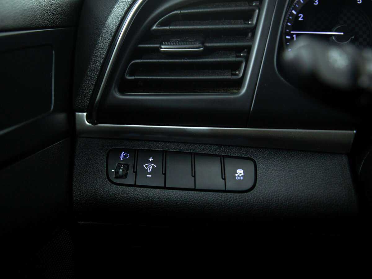 Купить Hyundai Elantra с пробегом. Фото: #16
