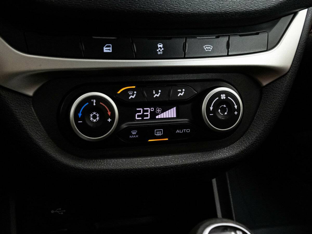 Купить Lada (ВАЗ) Vesta с пробегом. Фото: #13