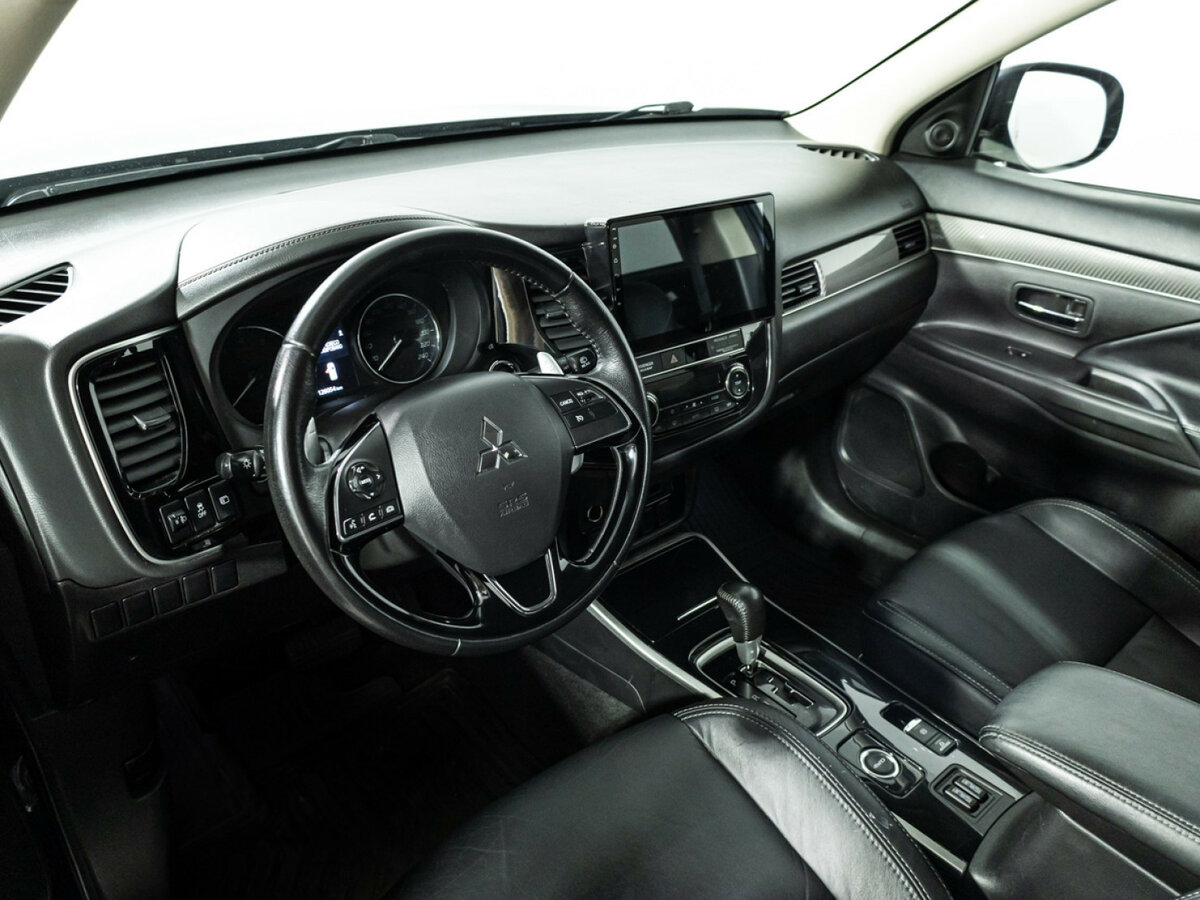 Купить Mitsubishi Outlander с пробегом. Фото: #10