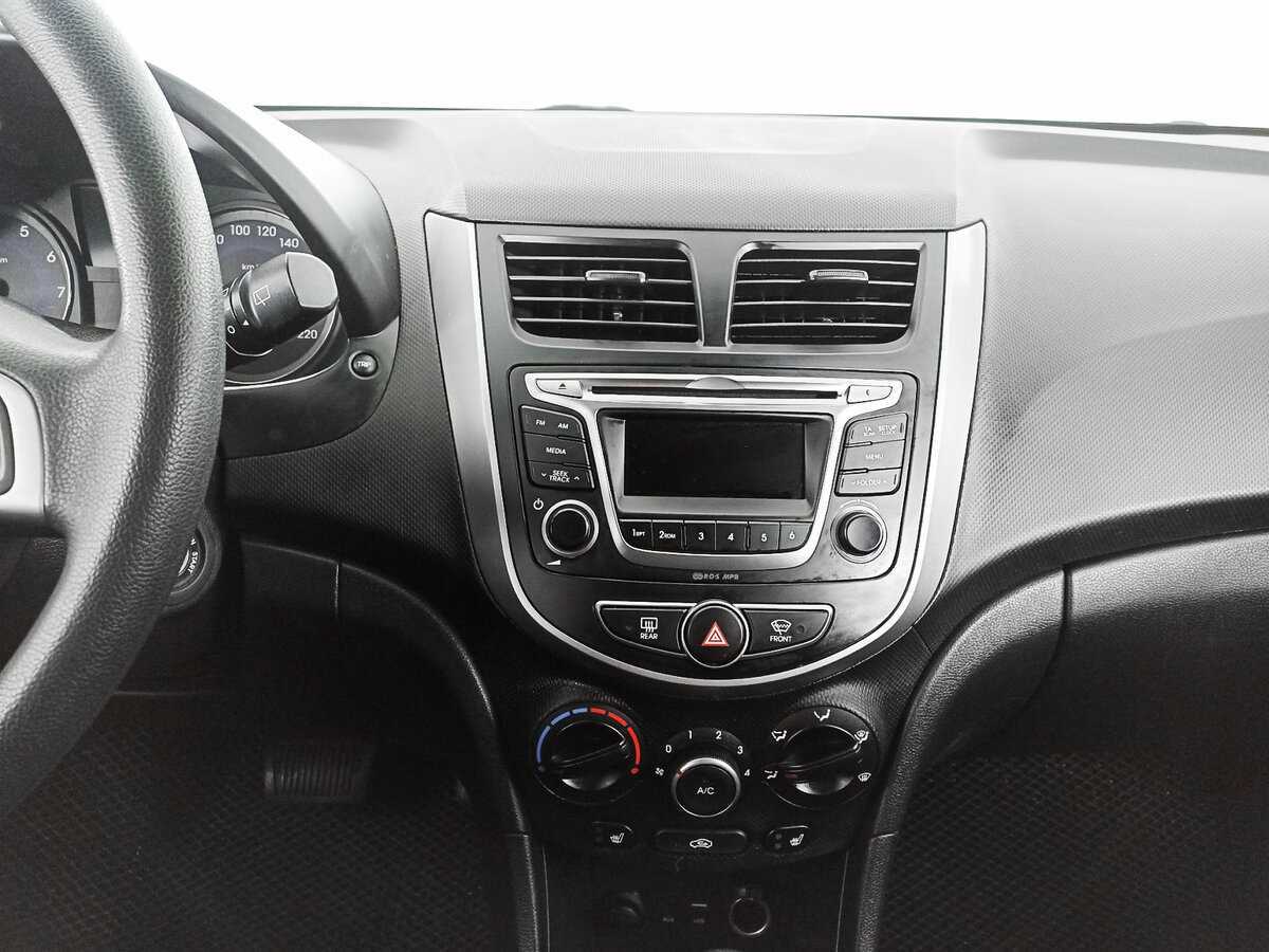 Купить Hyundai Solaris с пробегом. Фото: #10