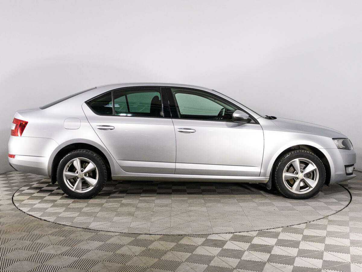 Купить Skoda Octavia с пробегом. Фото: #2