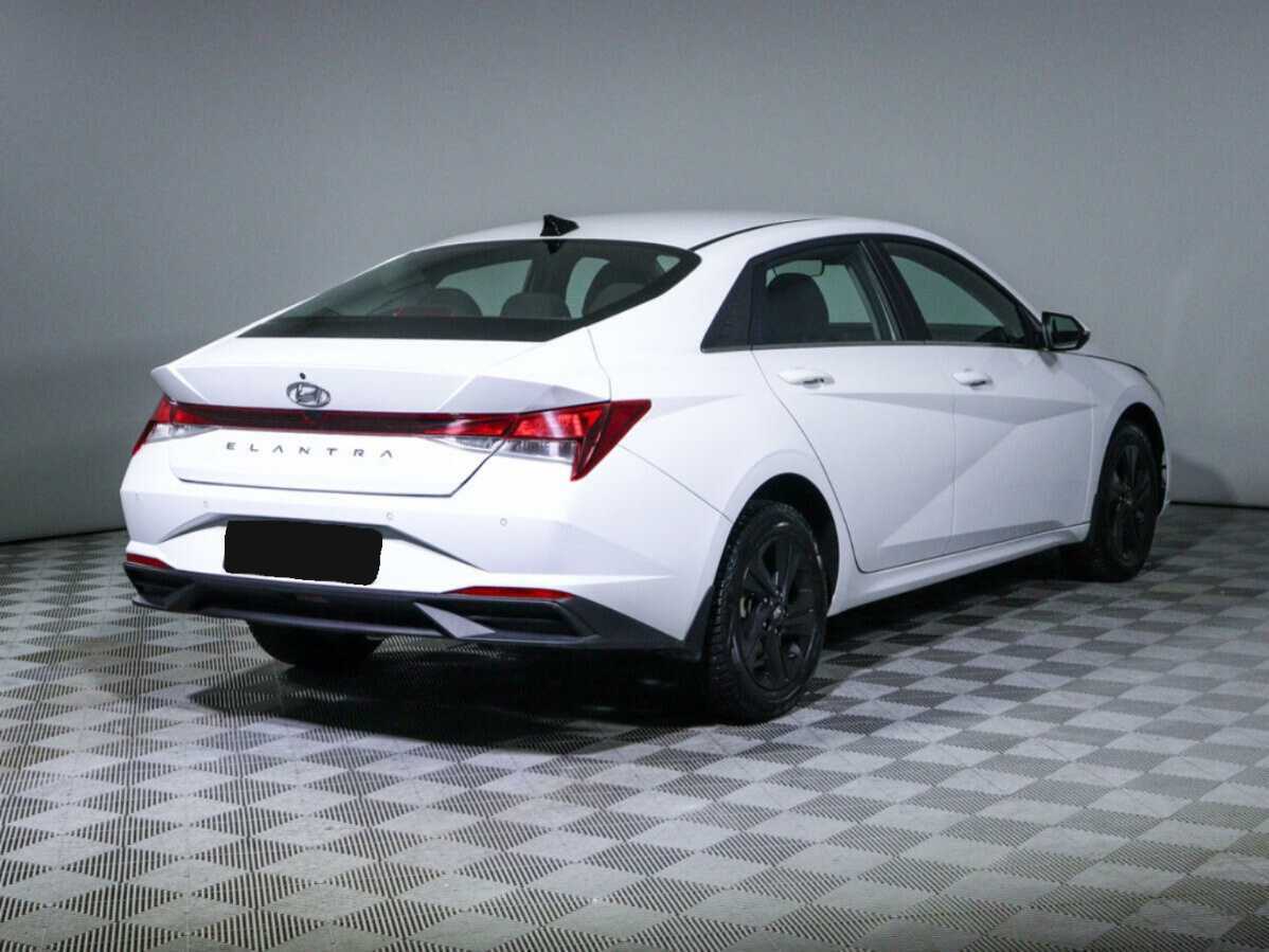 Купить Hyundai Elantra с пробегом. Фото: #4