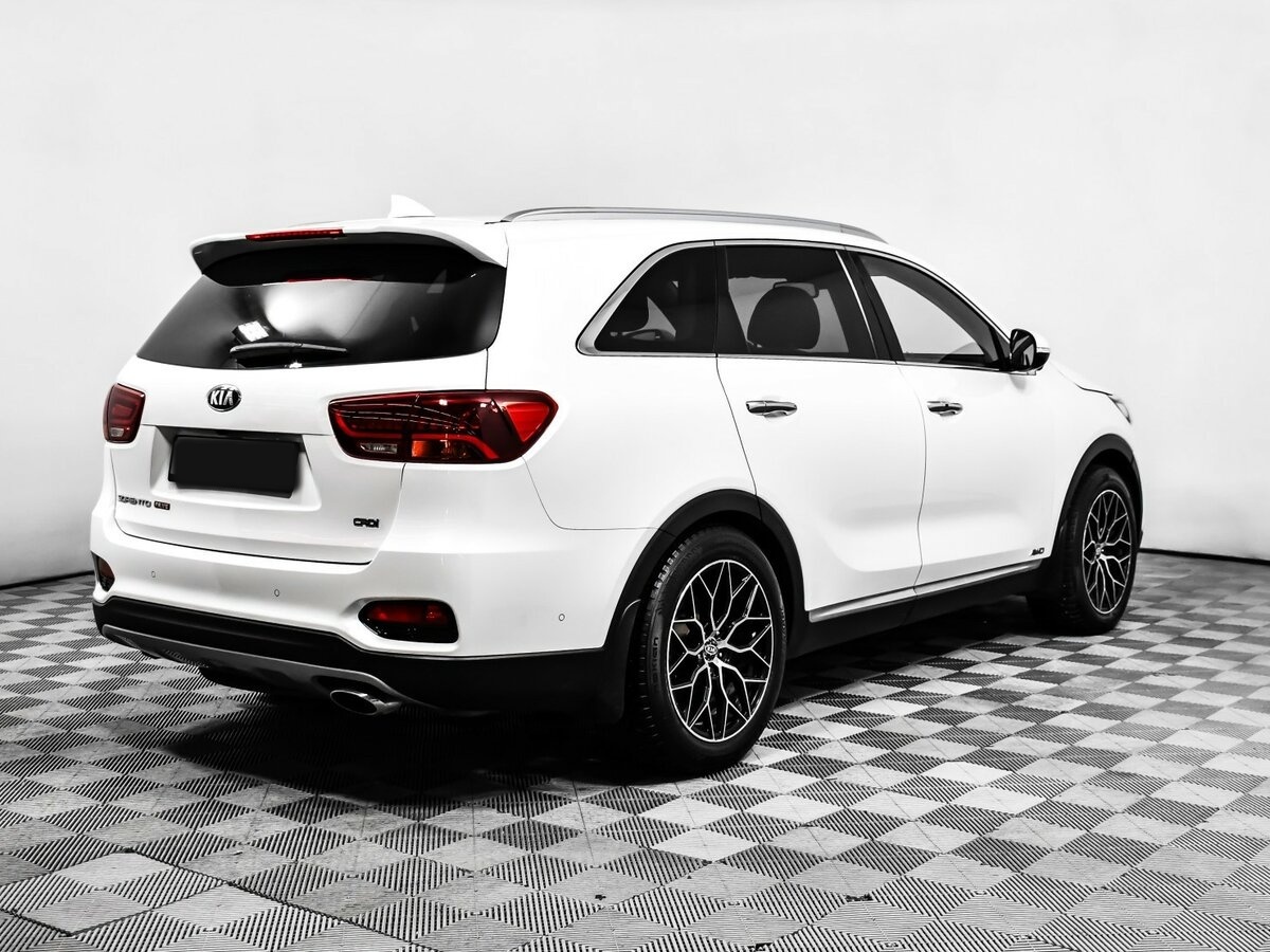 Купить Kia Sorento с пробегом. Фото: #3
