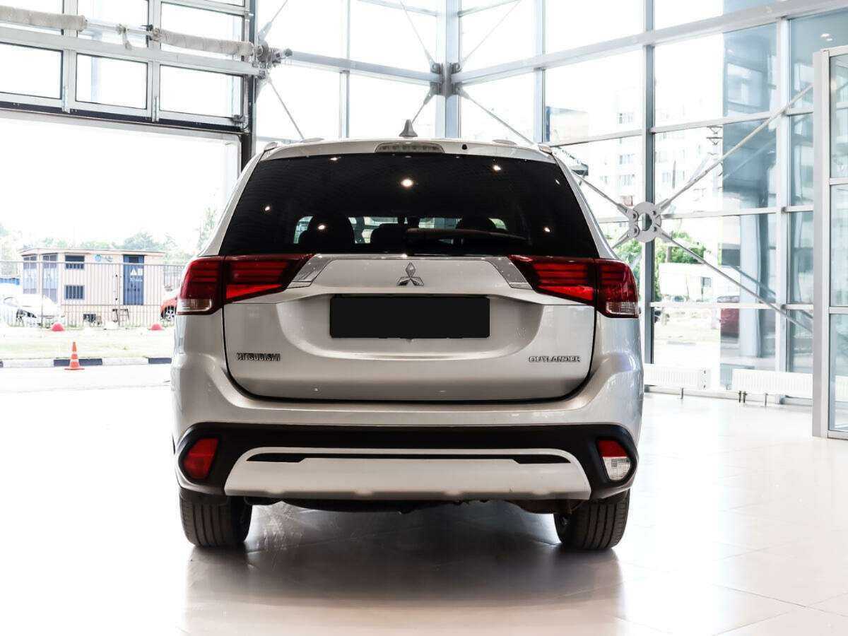 Купить Mitsubishi Outlander с пробегом. Фото: #5