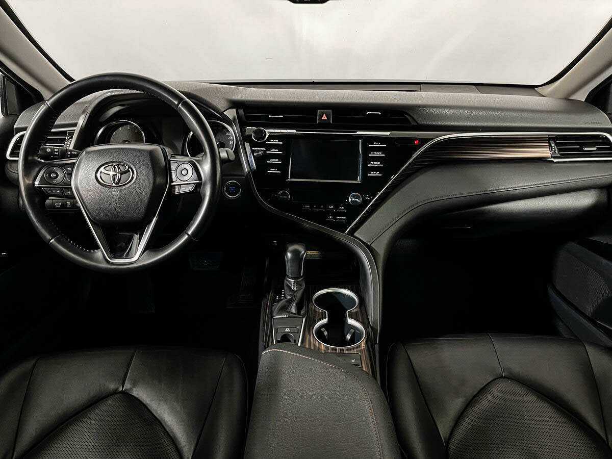 Купить Toyota Camry с пробегом. Фото: #8
