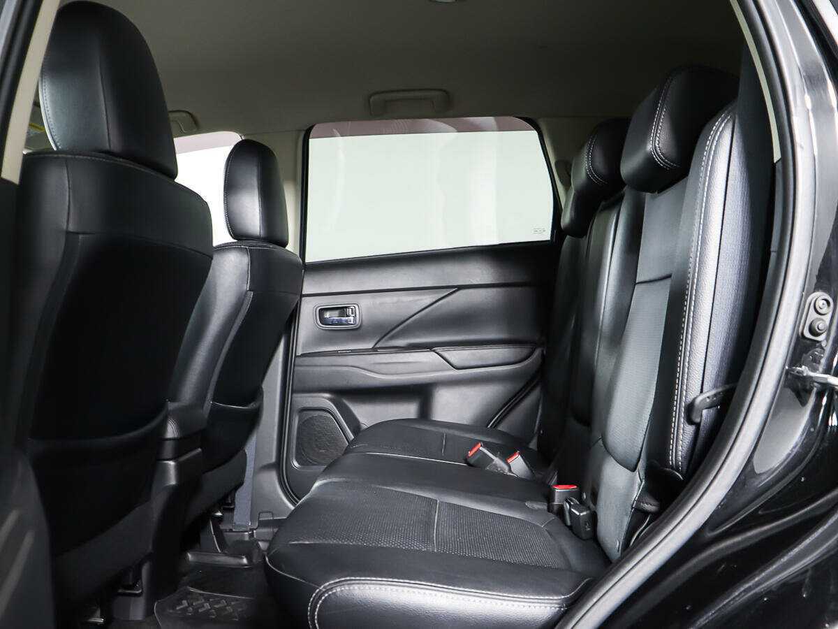 Купить Mitsubishi Outlander с пробегом. Фото: #9