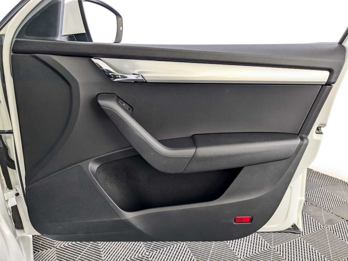 Купить Skoda Octavia с пробегом. Фото: #19