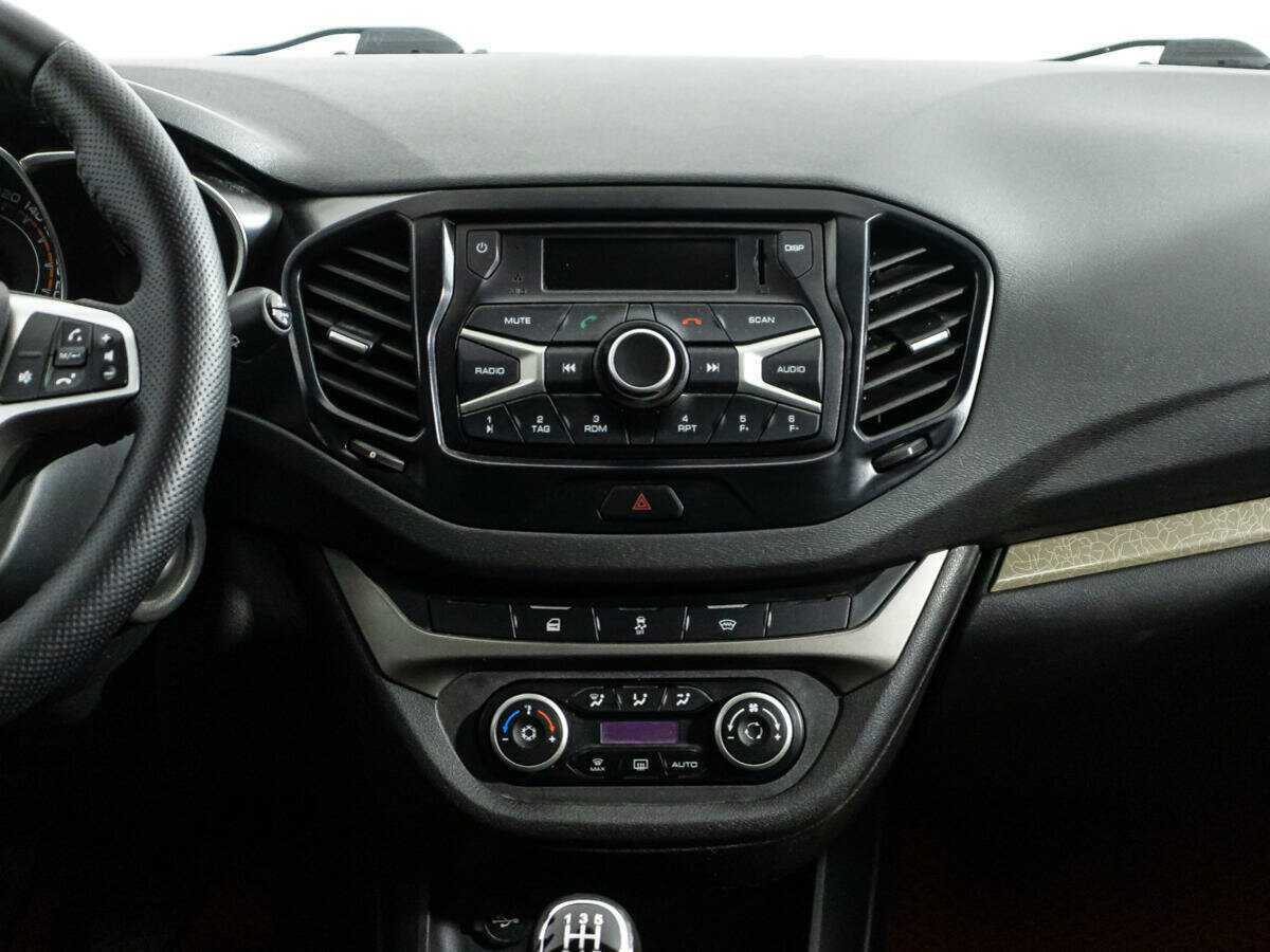 Купить Lada (ВАЗ) Vesta с пробегом. Фото: #13