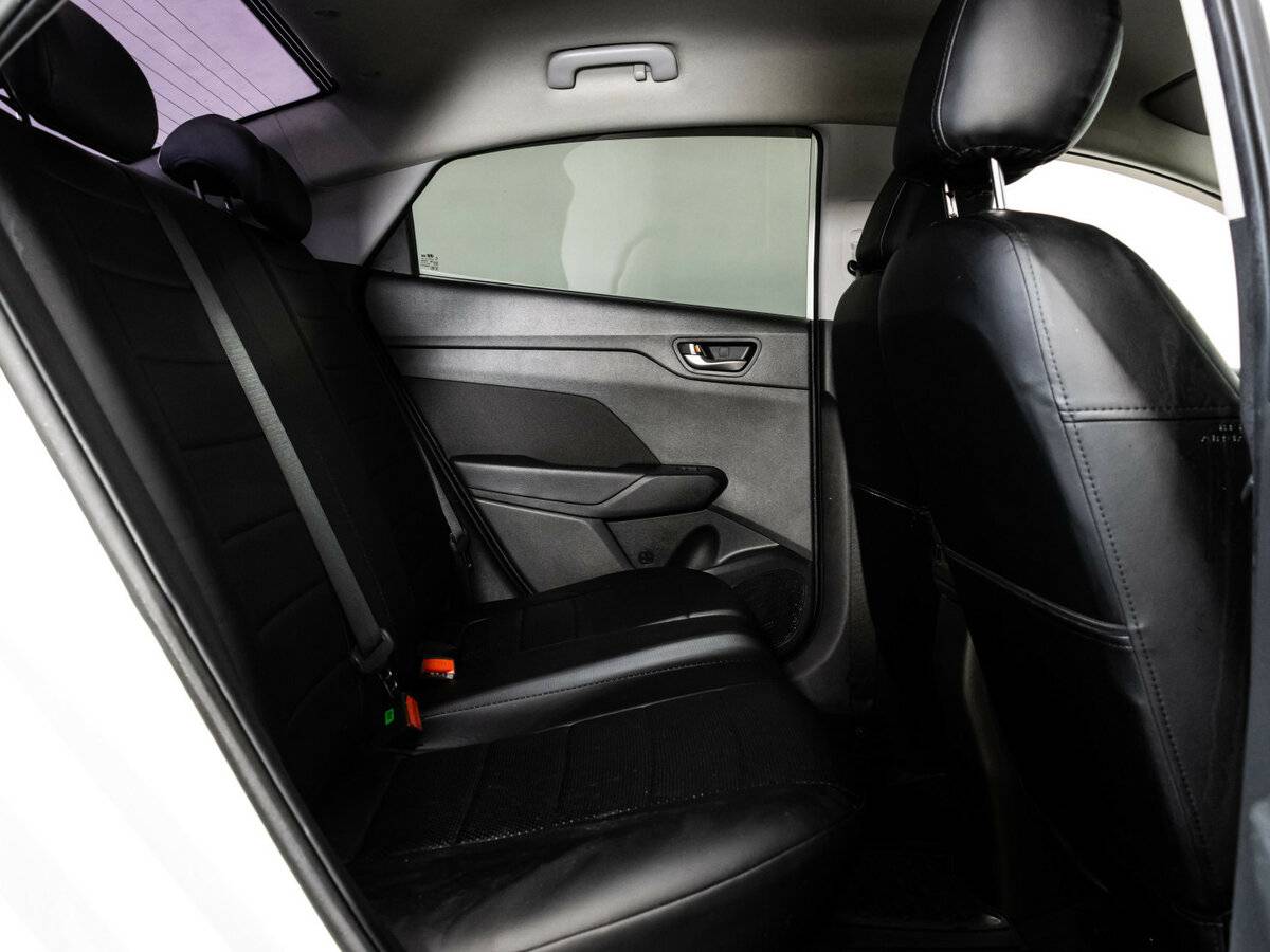 Купить Hyundai Solaris с пробегом. Фото: #13