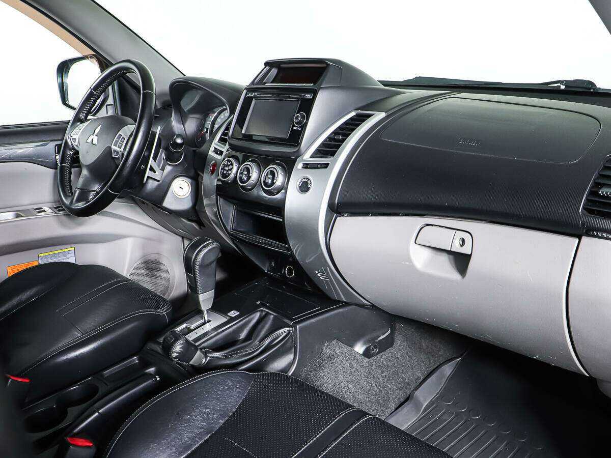 Купить Mitsubishi Pajero Sport с пробегом. Фото: #7