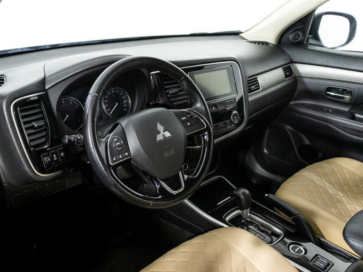 Купить Mitsubishi Outlander с пробегом. Фото: #10