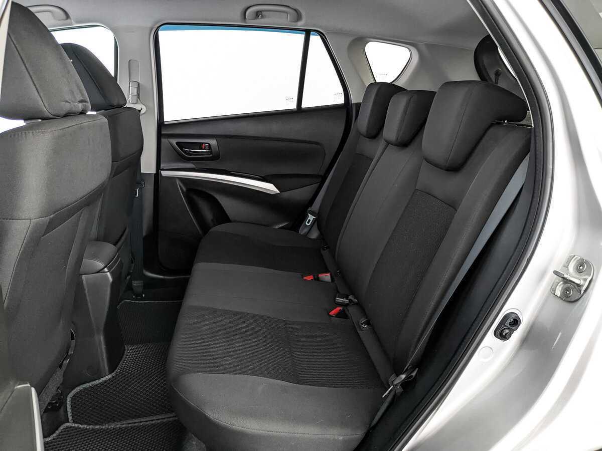 Купить Suzuki SX4 с пробегом. Фото: #13