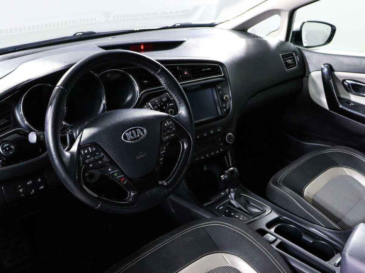 Купить Kia Ceed с пробегом. Фото: #11
