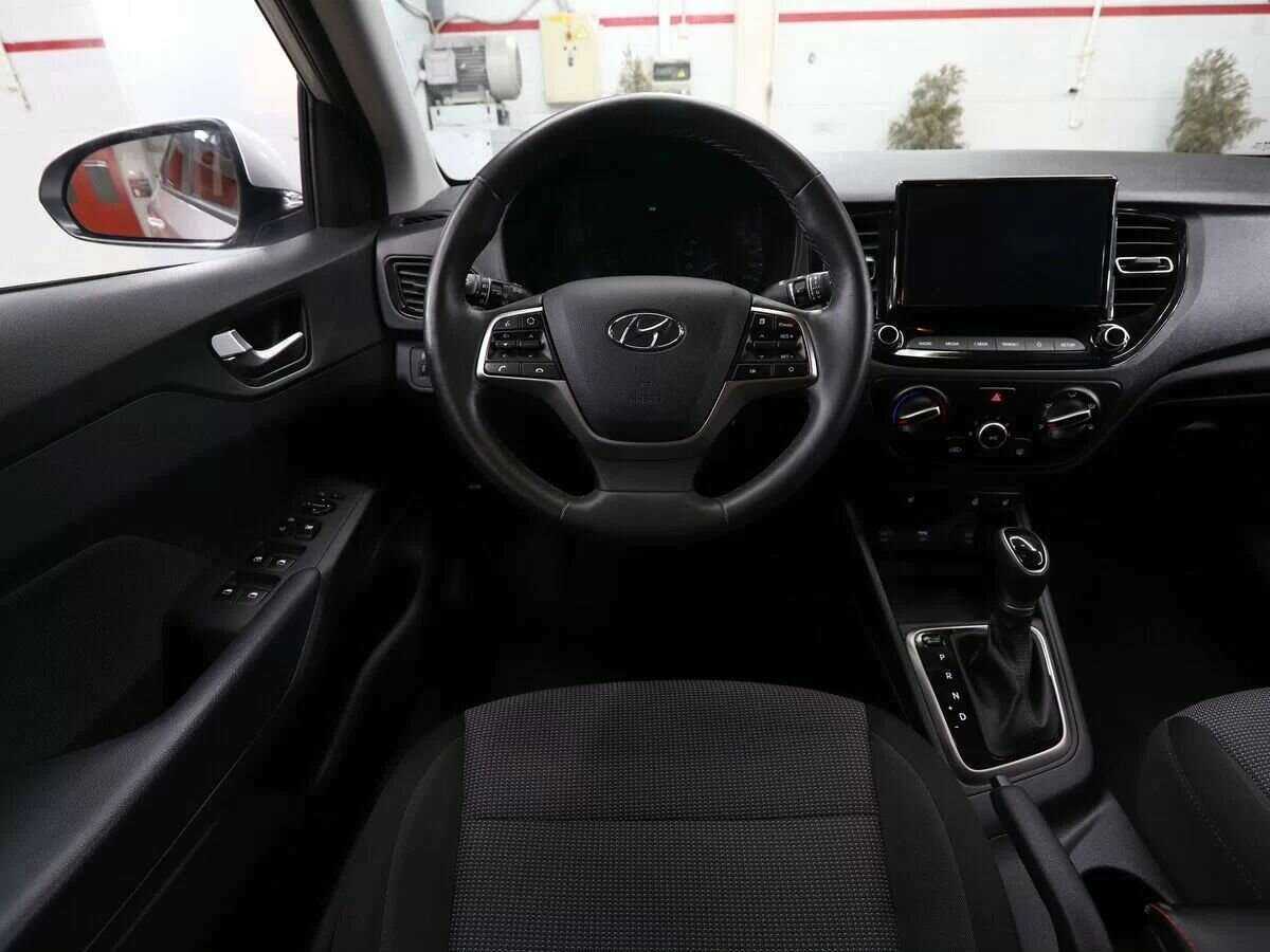 Купить Hyundai Solaris с пробегом. Фото: #17