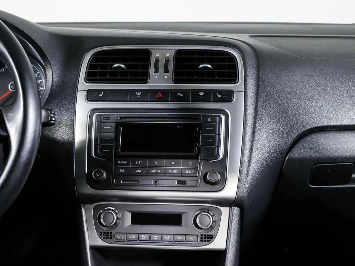 Купить Volkswagen Polo с пробегом. Фото: #12