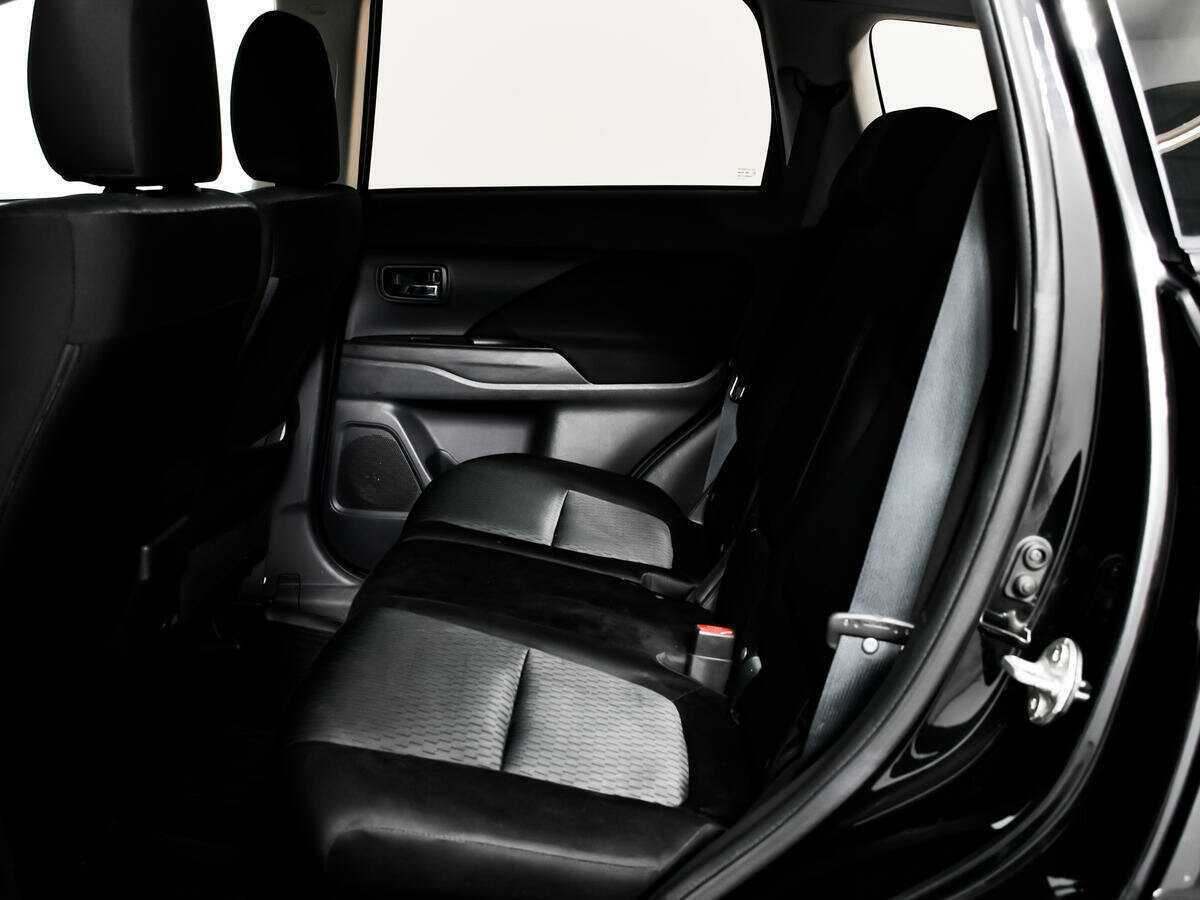 Купить Mitsubishi Outlander с пробегом. Фото: #11