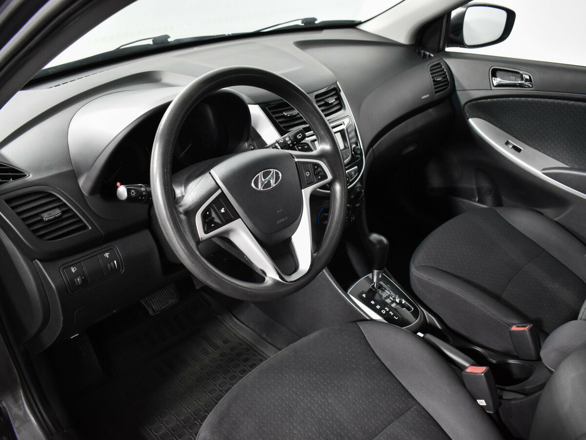 Купить Hyundai Solaris с пробегом. Фото: #8