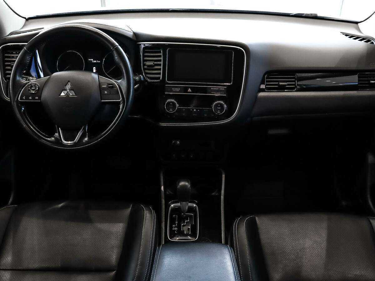 Купить Mitsubishi Outlander с пробегом. Фото: #12