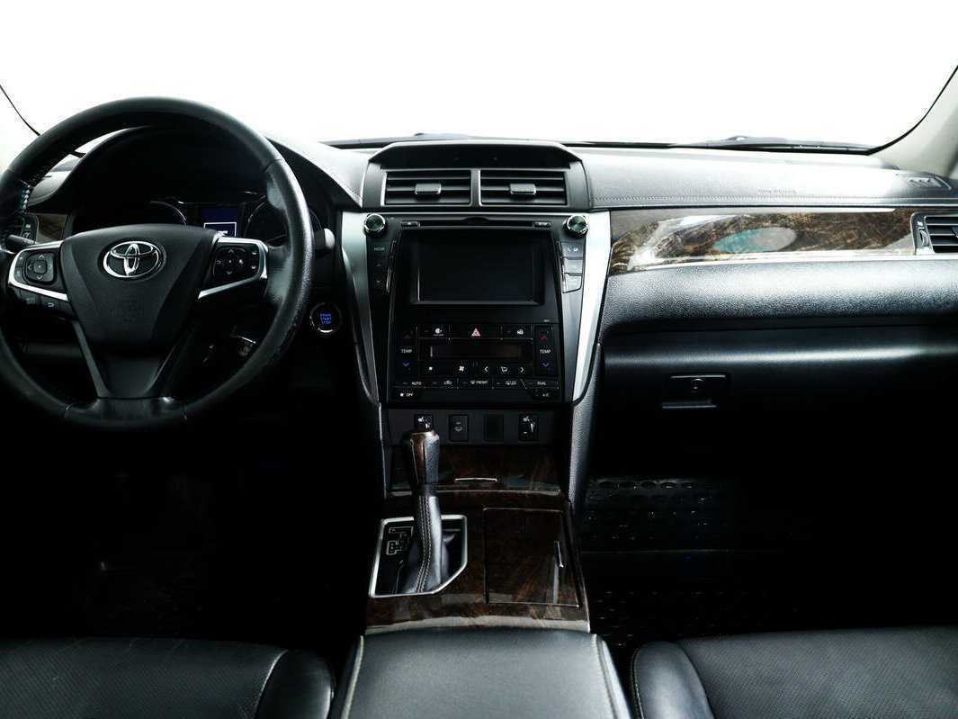 Купить Toyota Camry с пробегом. Фото: #10