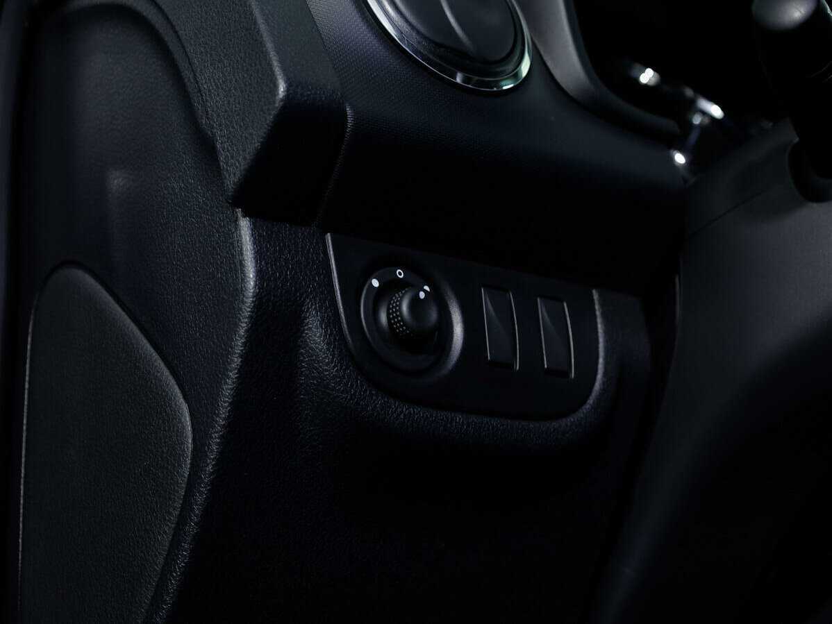 Купить Renault Sandero с пробегом. Фото: #18