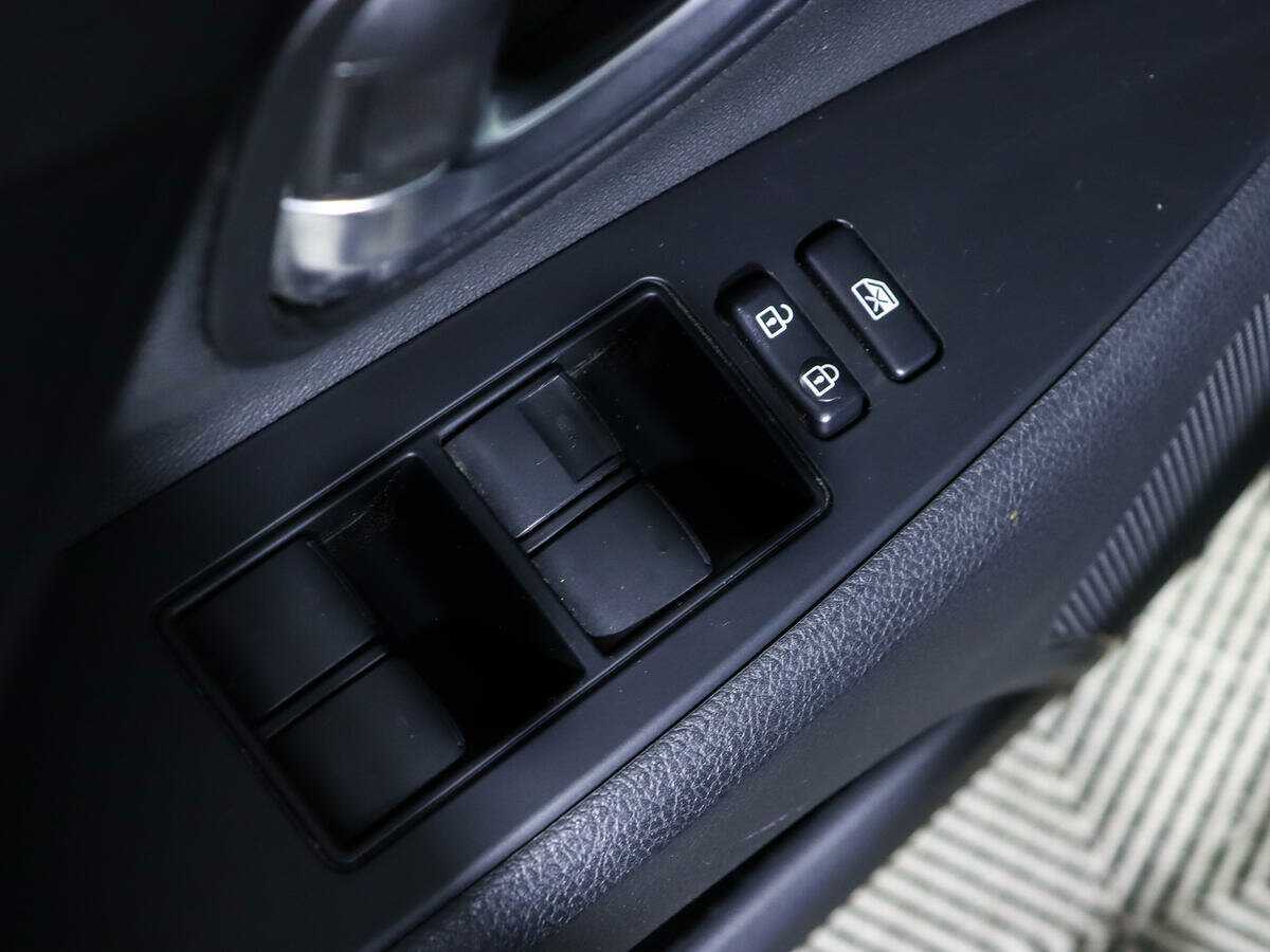 Купить Toyota Avensis с пробегом. Фото: #13