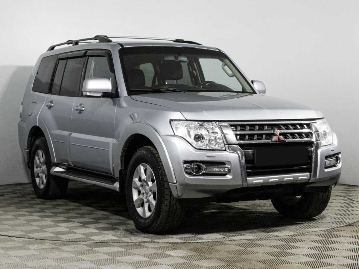 Купить Mitsubishi Pajero с пробегом. Фото: #2
