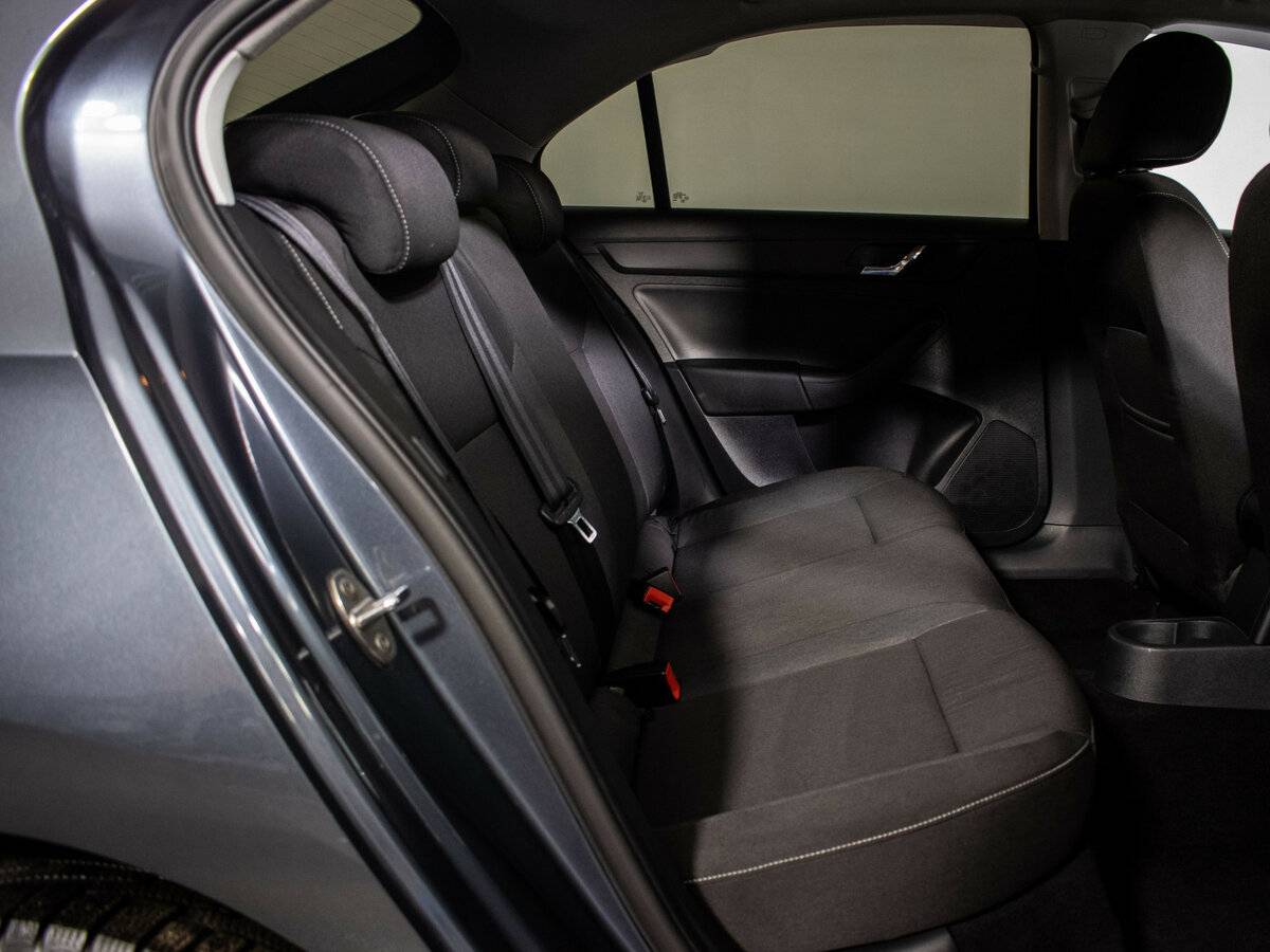 Купить Skoda Rapid с пробегом. Фото: #7