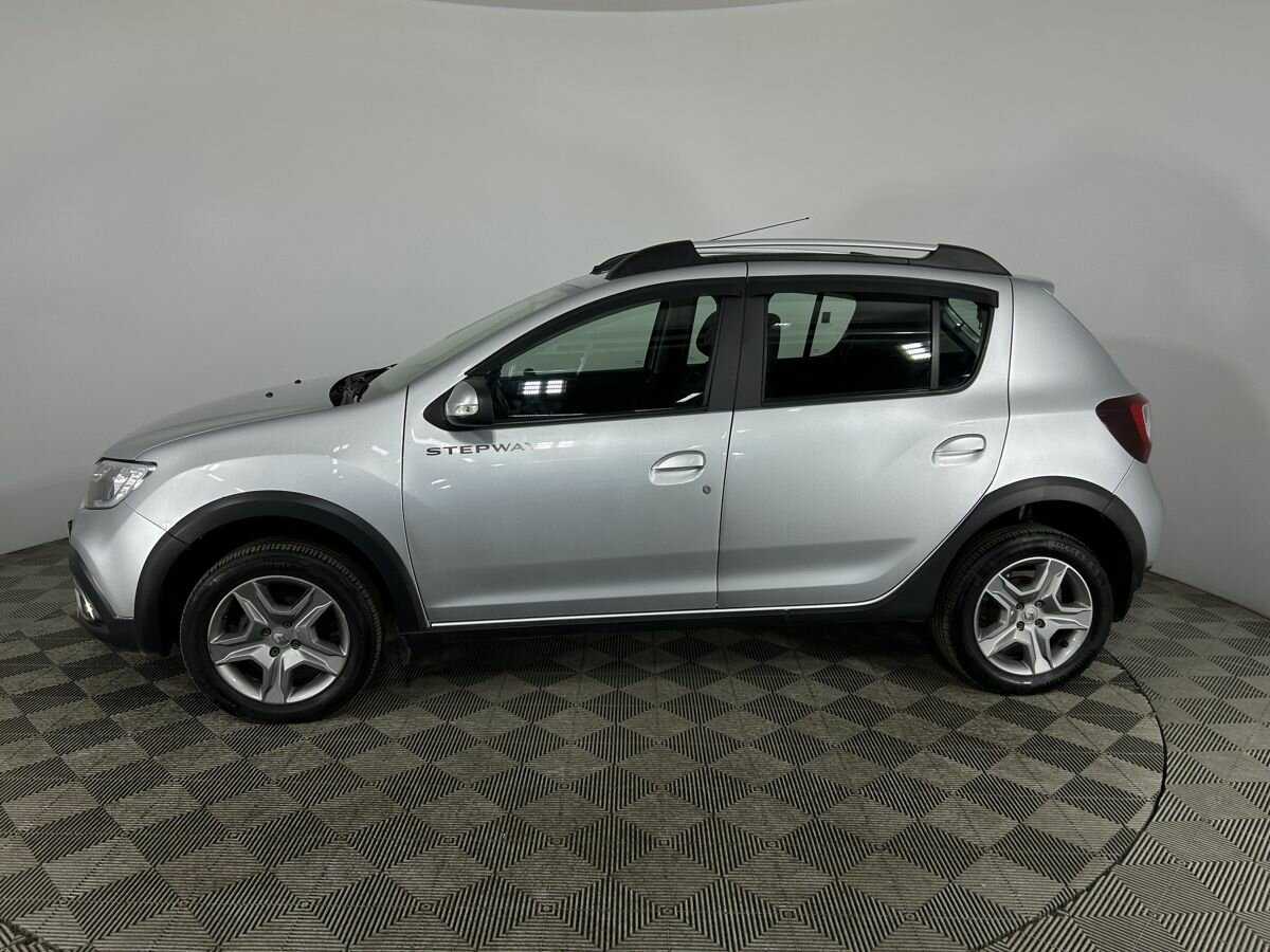 Купить Renault Sandero с пробегом. Фото: #4