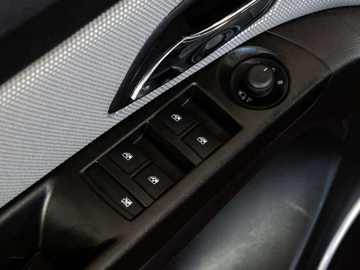 Купить Chevrolet Cruze с пробегом. Фото: #17