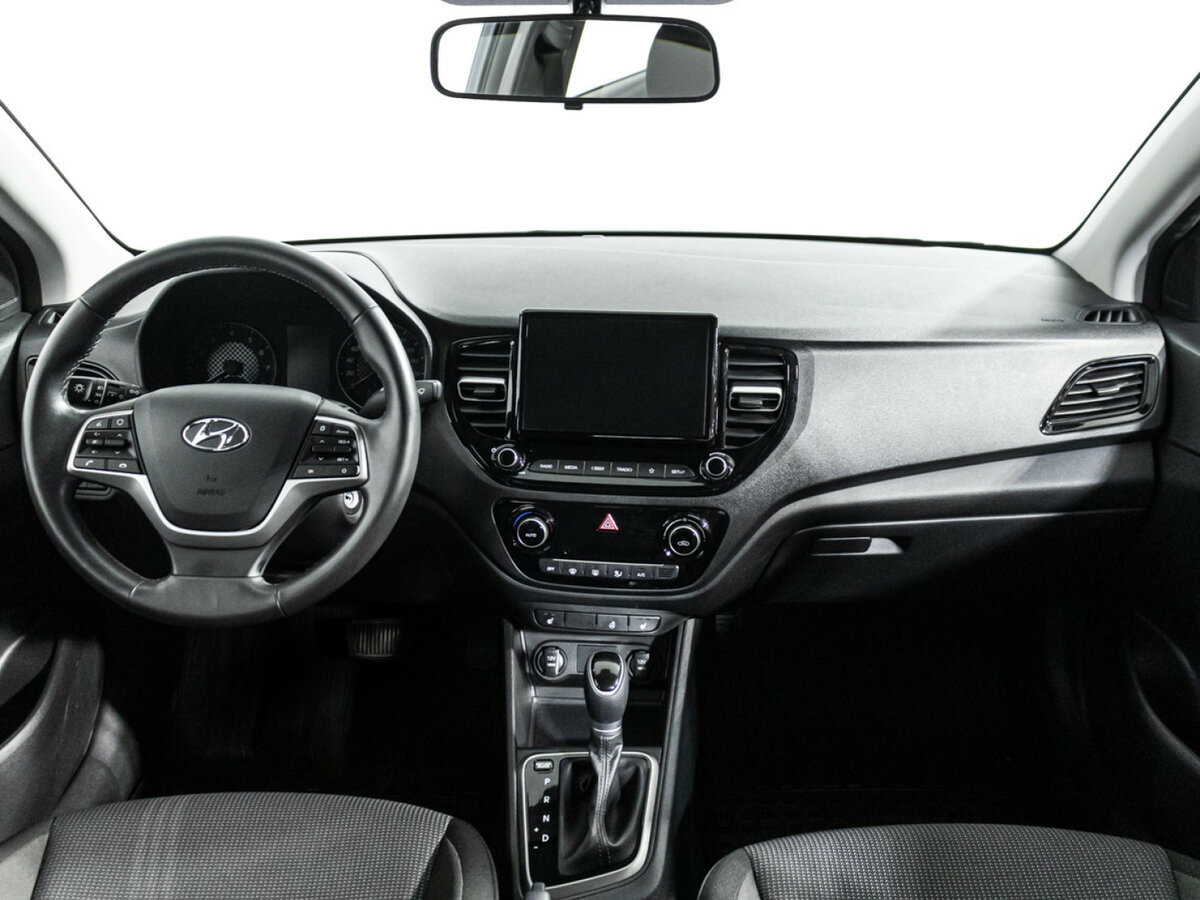 Купить Hyundai Solaris с пробегом. Фото: #11